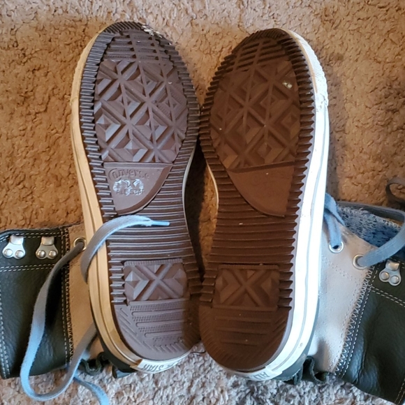 2 Pairs of Converse - Picture 8 of 8